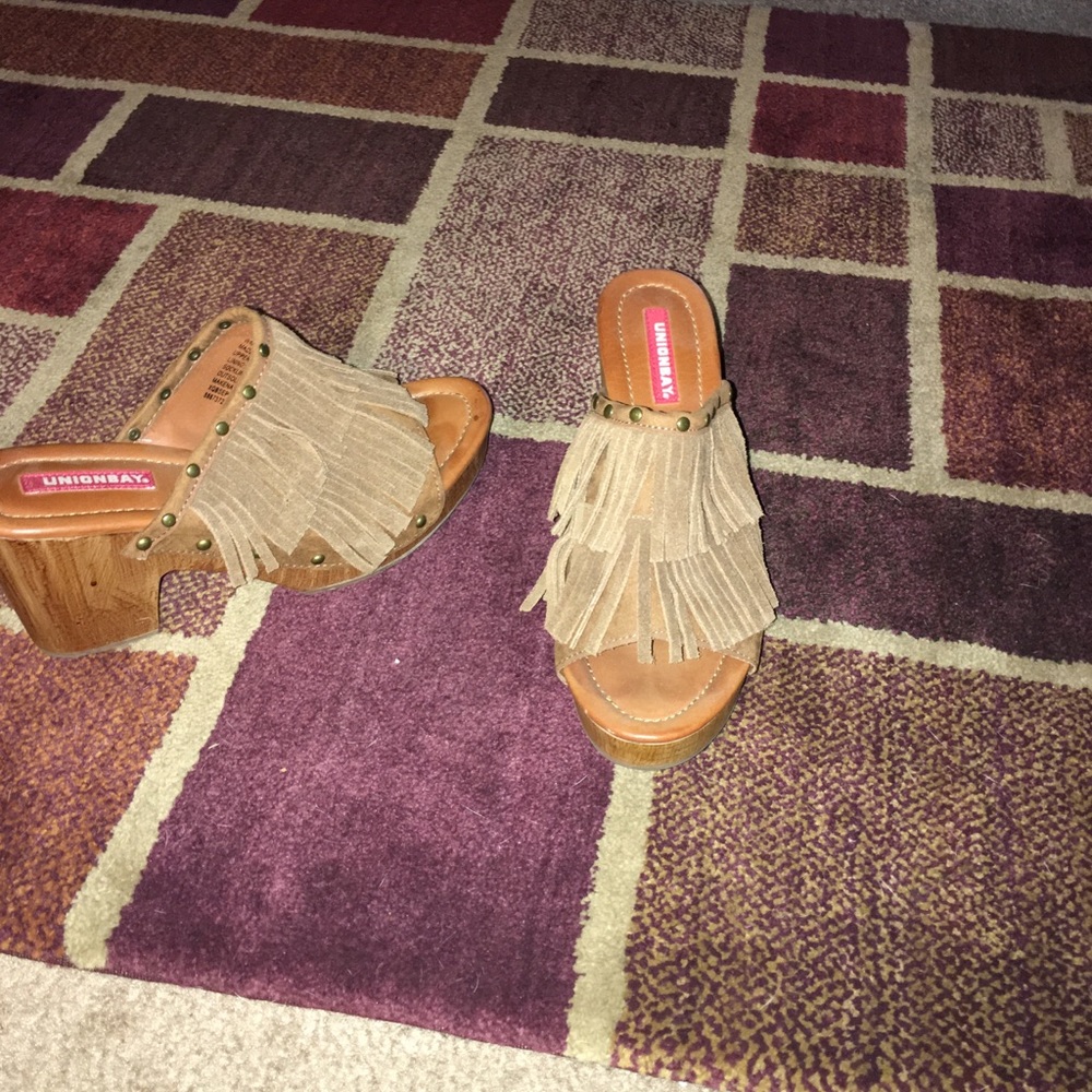 Clogs